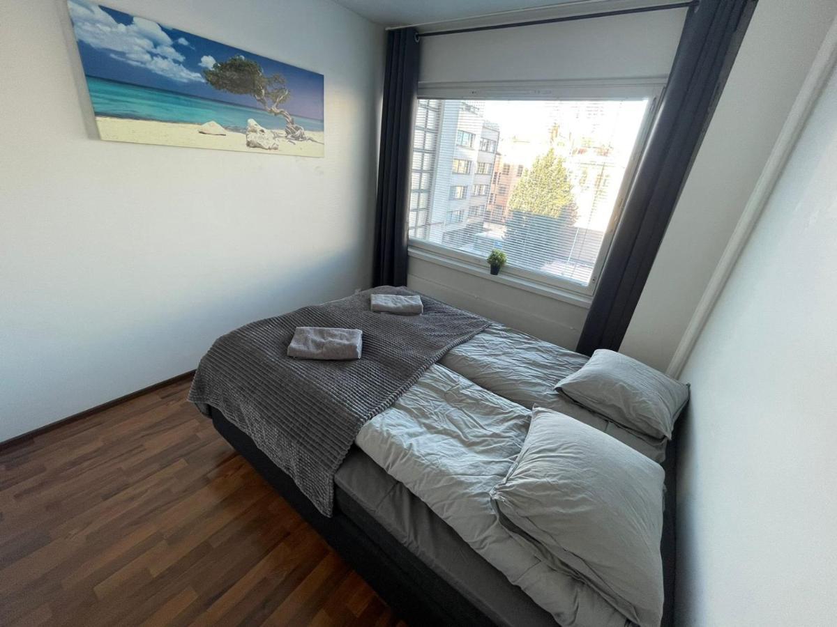 Oulu City Center 4-Room Apartment Parking Exterior foto